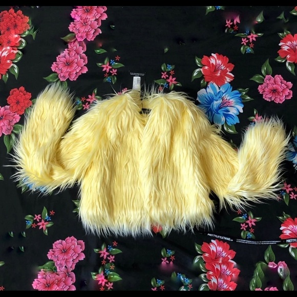 PrettyLittleThing Jackets & Blazers - Yellow Cropped Faux Fur Jacket XS